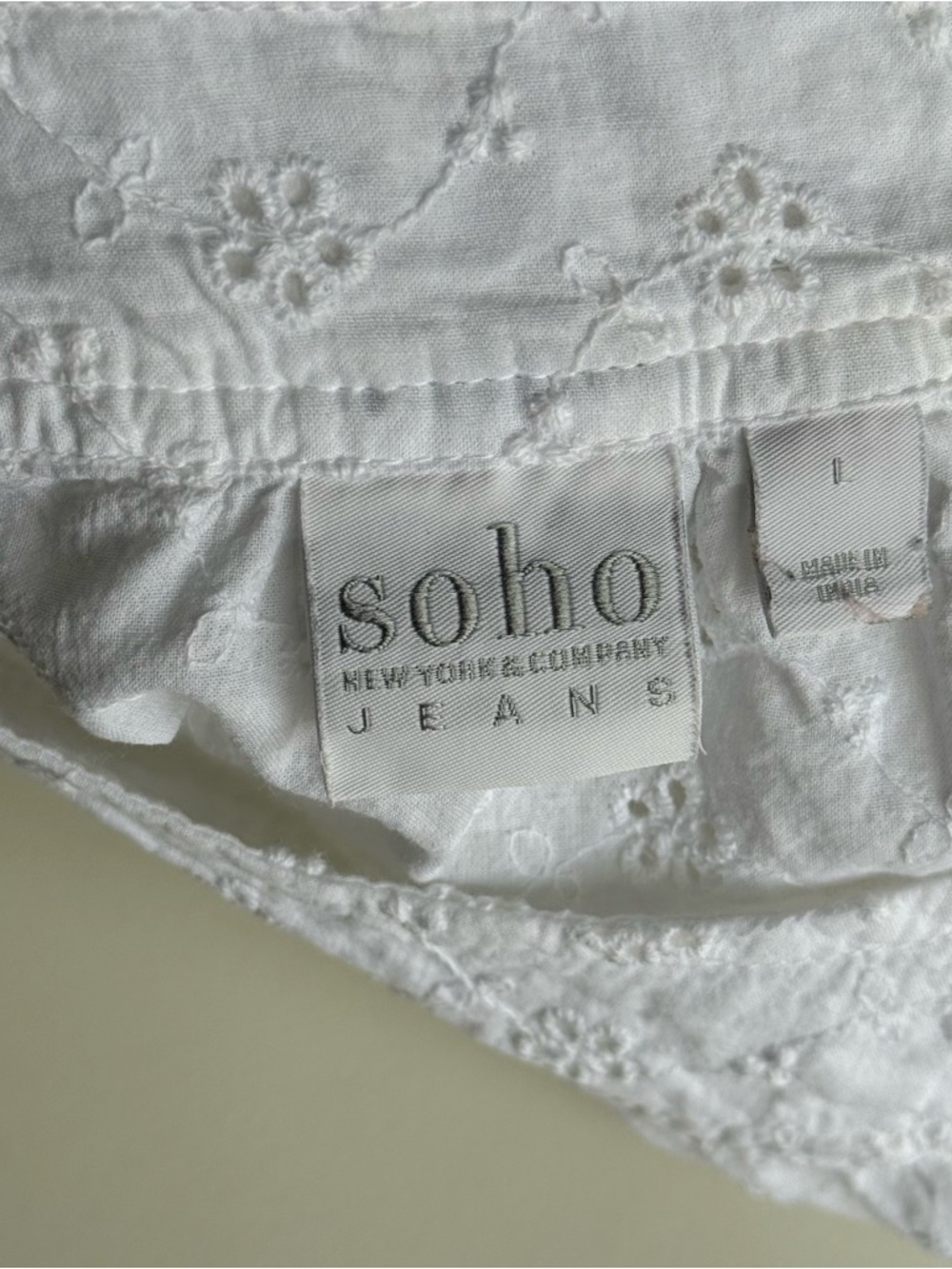 SOHO White Eyelet Puff-Sleeve Women's Top Size L 100% cotton - Picture 7 of 12